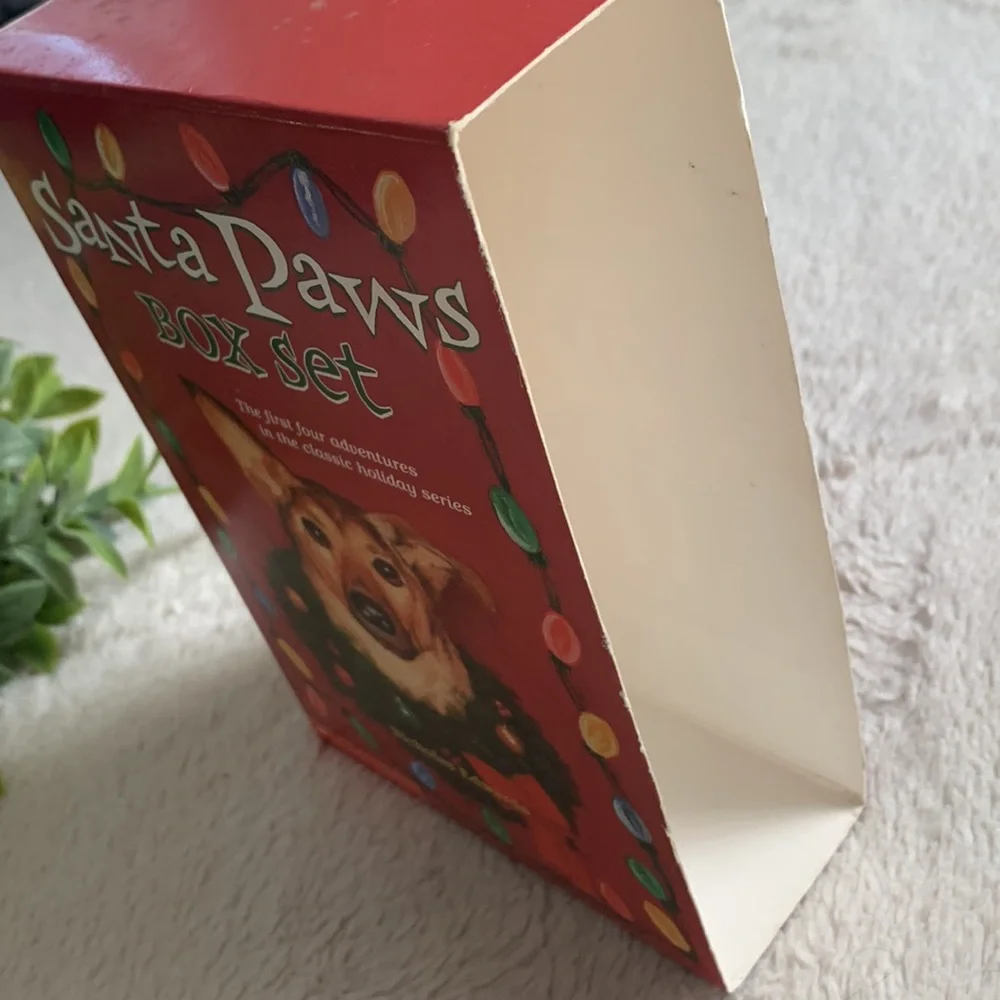 4 Books Santa Paws Boxed Set VGUC Nicholas Edwards